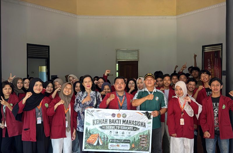 Kepala Desa Kepayang Apresiasi Kegiatan Kemah Bakti Mahasiswa FKIP UM Pontianak