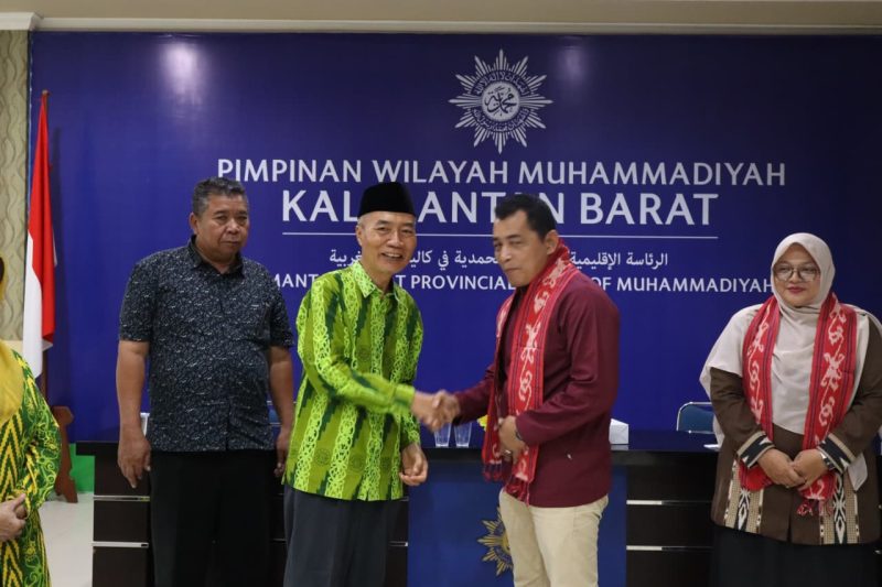 Ketua PWM Kalbar Lepas Enam Delegasi Tapak Suci Menuju Muktamar XVI di Semarang